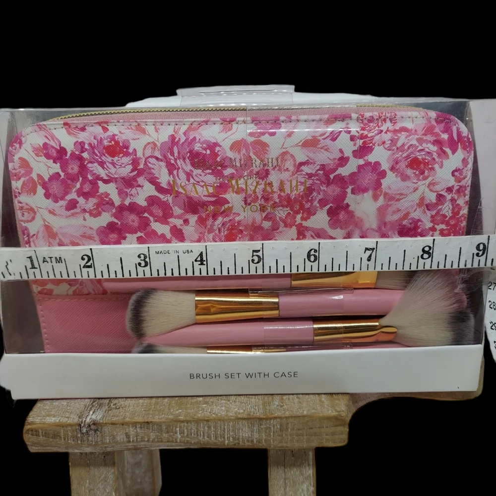 Isaac Mizrahi Make Up Brush Set w/ Case NWOT